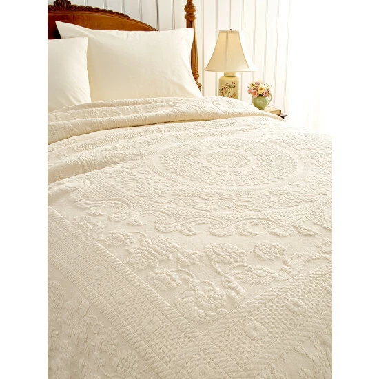 Vermont Country Store Queen Victoria Bedspread White - Image 2